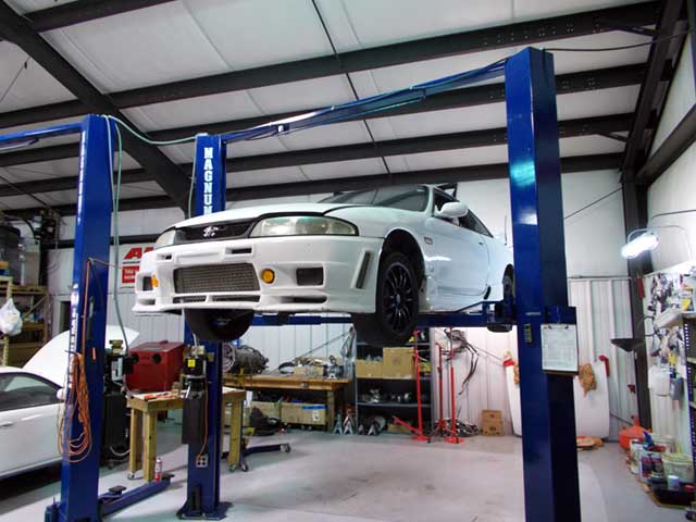 R33 in shop